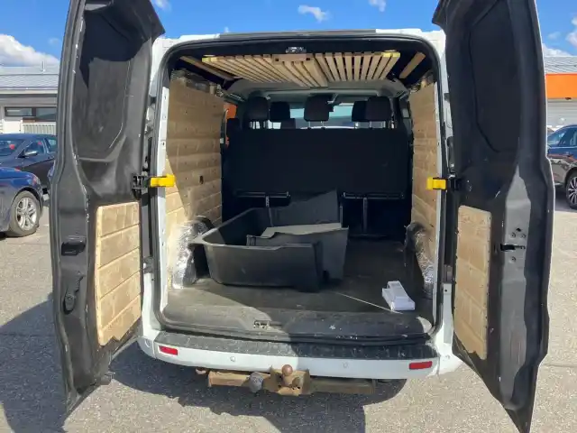 Valkoinen Pakettiauto, Ford Transit Custom – JLV-376