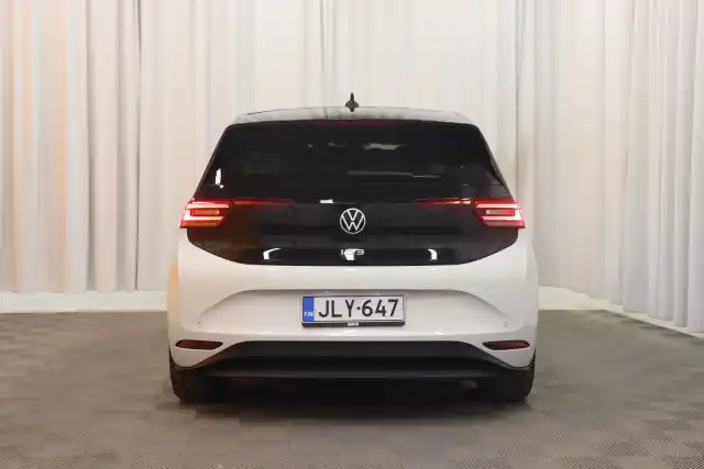 Valkoinen Viistoperä, Volkswagen ID.3 – JLY-647