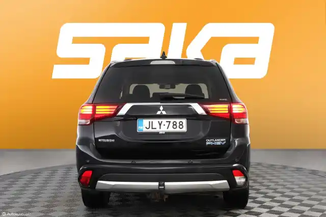 Musta Maastoauto, MITSUBISHI Outlander PHEV – JLY-788