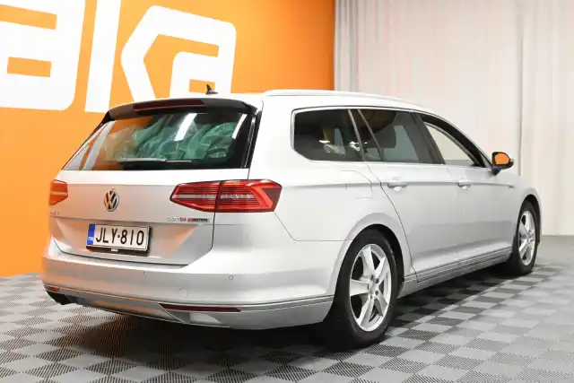 Hopea Farmari, Volkswagen Passat – JLY-810