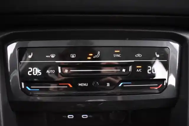 Valkoinen Maastoauto, Volkswagen Tiguan – JLZ-537