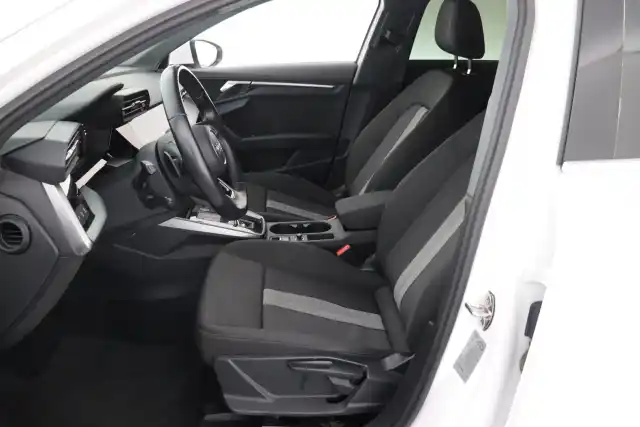 Valkoinen Viistoperä, Audi A3 – JLZ-628