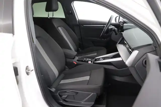 Valkoinen Viistoperä, Audi A3 – JLZ-628