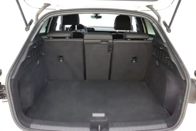 Valkoinen Viistoperä, Audi A3 – JLZ-628