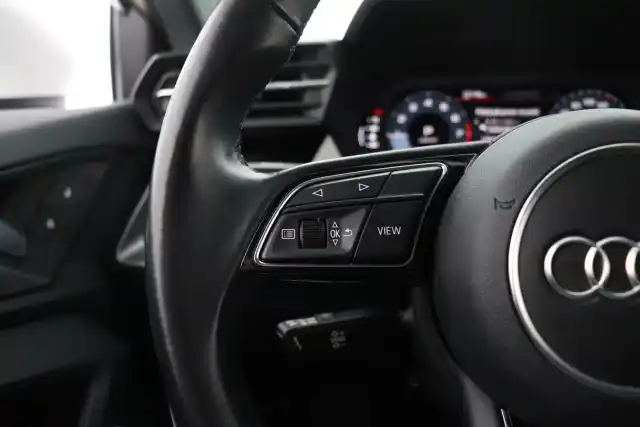 Valkoinen Viistoperä, Audi A3 – JLZ-628
