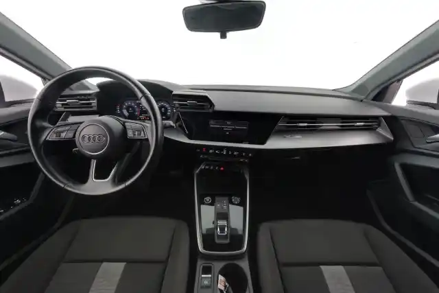 Valkoinen Viistoperä, Audi A3 – JLZ-628
