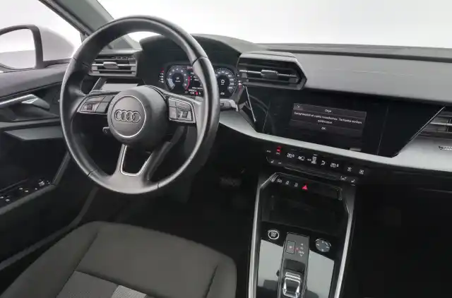 Valkoinen Viistoperä, Audi A3 – JLZ-628