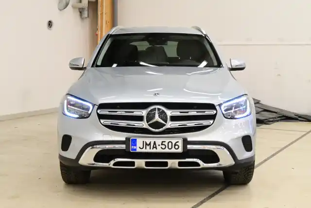 Harmaa Maastoauto, Mercedes-Benz GLC – JMA-506