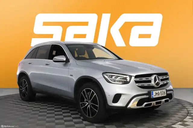 Harmaa Maastoauto, Mercedes-Benz GLC – JMA-506