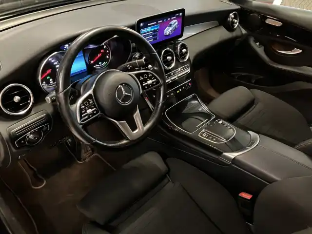 Musta Maastoauto, Mercedes-Benz GLC – JMA-692