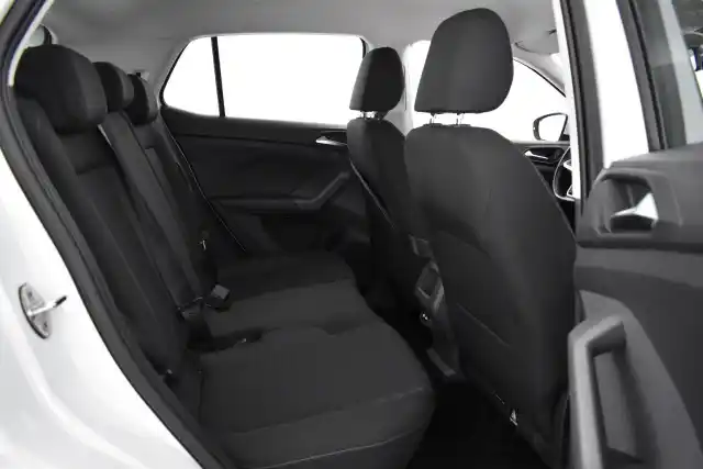 Valkoinen Maastoauto, Volkswagen T-Cross – JMB-199