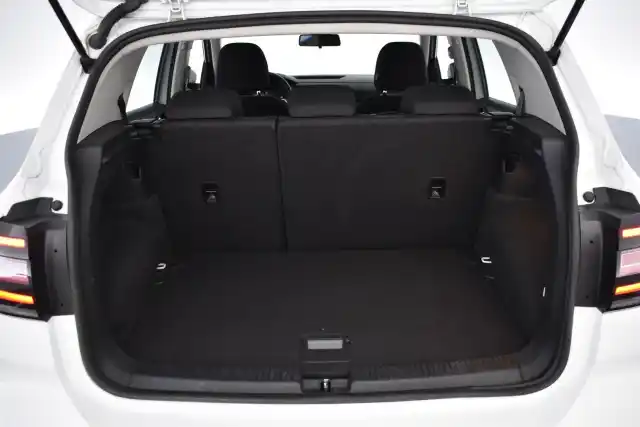 Valkoinen Maastoauto, Volkswagen T-Cross – JMB-199