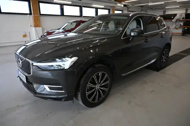 Harmaa Maastoauto, Volvo XC60 – JMB-850