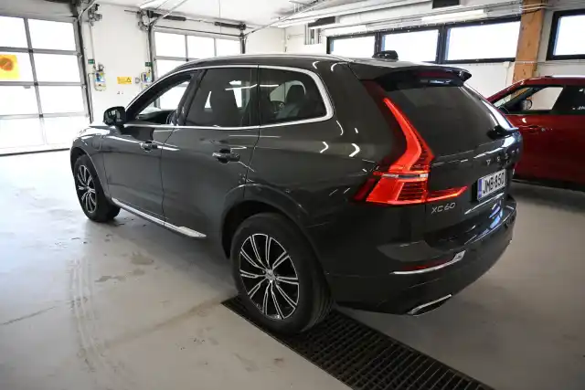 Harmaa Maastoauto, Volvo XC60 – JMB-850