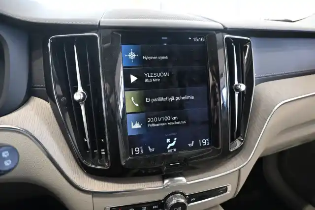 Harmaa Maastoauto, Volvo XC60 – JMB-850