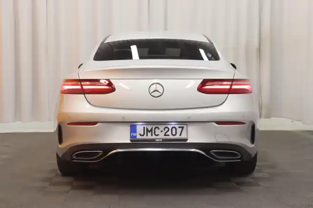 Harmaa Coupe, Mercedes-Benz E – JMC-207