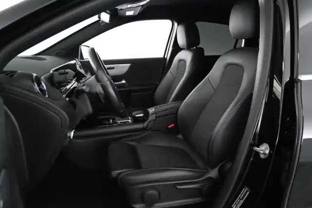 Musta Maastoauto, Mercedes-Benz GLA – JMC-568