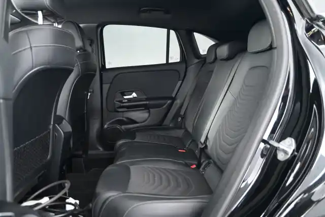 Musta Maastoauto, Mercedes-Benz GLA – JMC-568