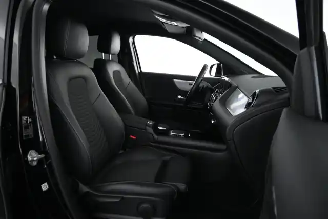 Musta Maastoauto, Mercedes-Benz GLA – JMC-568