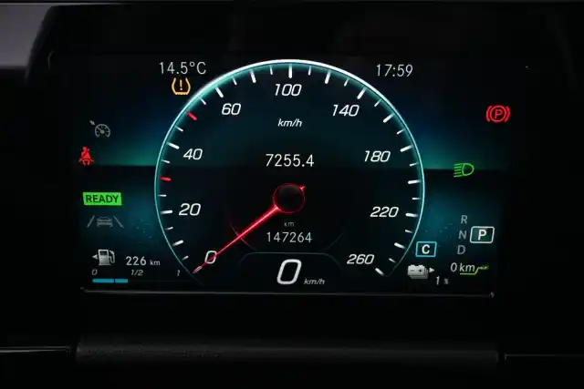 Musta Maastoauto, Mercedes-Benz GLA – JMC-568