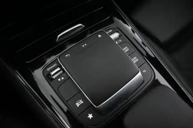 Musta Maastoauto, Mercedes-Benz GLA – JMC-568