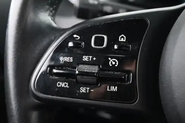 Musta Maastoauto, Mercedes-Benz GLA – JMC-568