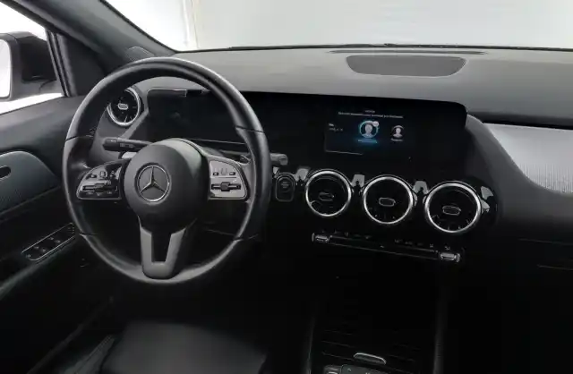 Musta Maastoauto, Mercedes-Benz GLA – JMC-568