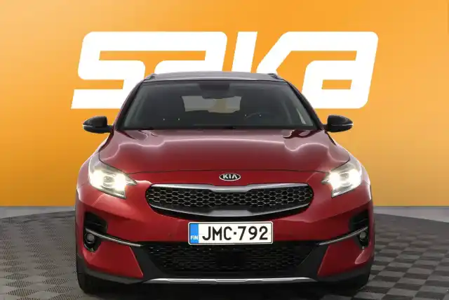 Punainen Viistoperä, Kia XCeed – JMC-792