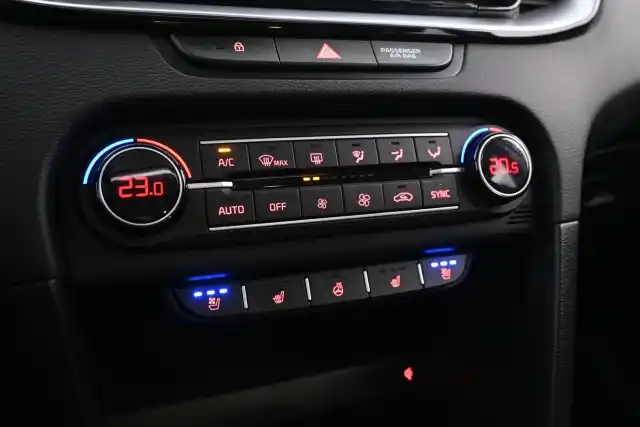 Punainen Viistoperä, Kia XCeed – JMC-792