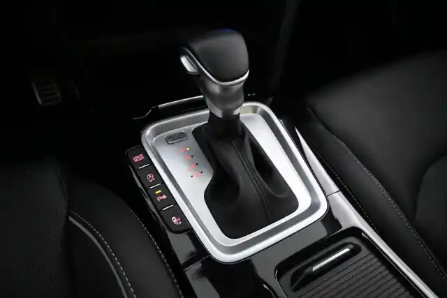 Punainen Viistoperä, Kia XCeed – JMC-792