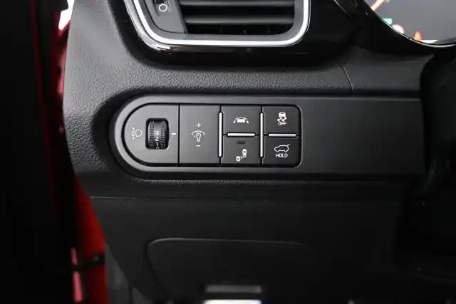 Punainen Viistoperä, Kia XCeed – JMC-792