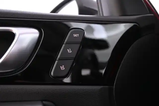 Punainen Viistoperä, Kia XCeed – JMC-792
