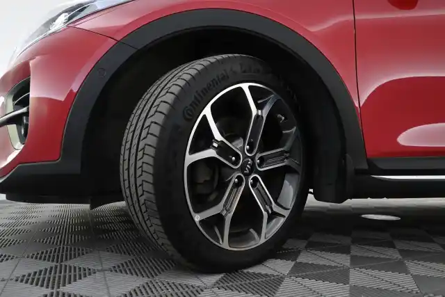 Punainen Viistoperä, Kia XCeed – JMC-792