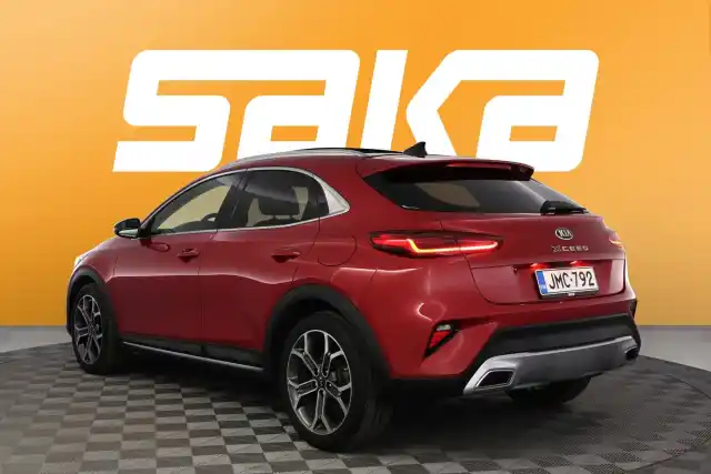 Punainen Viistoperä, Kia XCeed – JMC-792