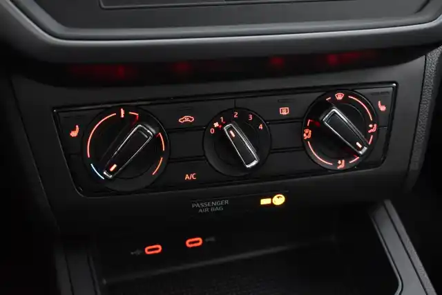 Sininen Viistoperä, Seat Ibiza – JMC-973