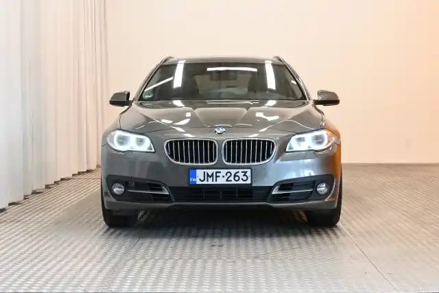 Harmaa Farmari, BMW 530 – JMF-263