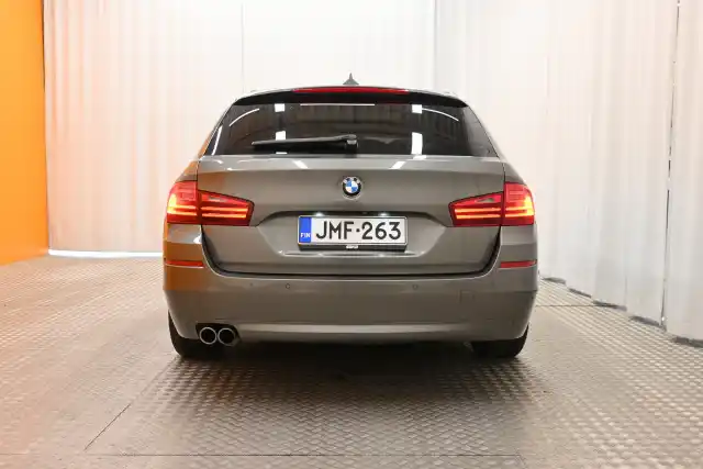 Harmaa Farmari, BMW 530 – JMF-263