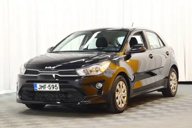 Musta Viistoperä, Kia Rio – JMF-595