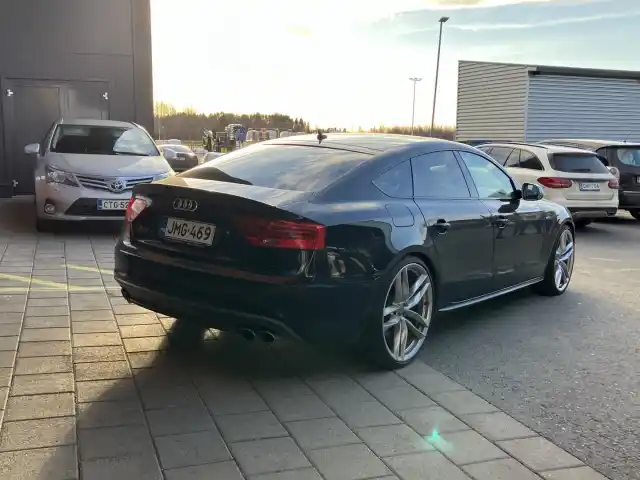 Musta Viistoperä, Audi S5 – JMG-469