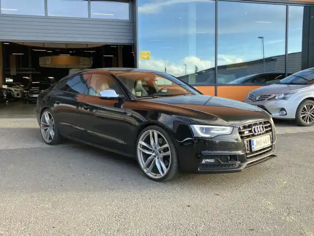 Musta Viistoperä, Audi S5 – JMG-469