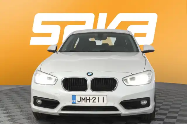 Valkoinen Viistoperä, BMW 120 – JMH-211