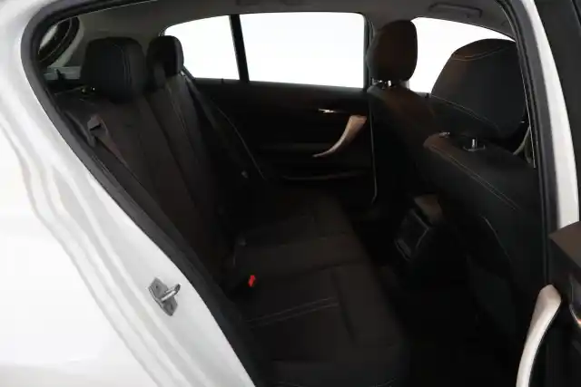 Valkoinen Viistoperä, BMW 120 – JMH-211