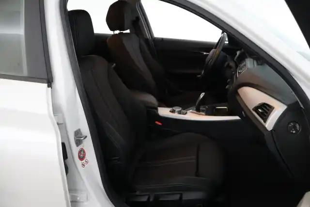 Valkoinen Viistoperä, BMW 120 – JMH-211