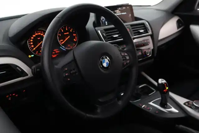 Valkoinen Viistoperä, BMW 120 – JMH-211