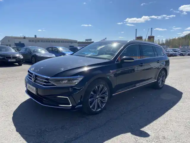 Musta Farmari, Volkswagen Passat – JMH-684