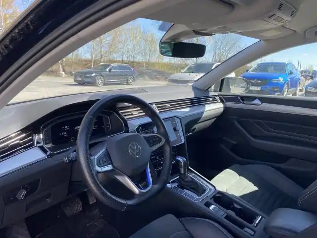Musta Farmari, Volkswagen Passat – JMH-684