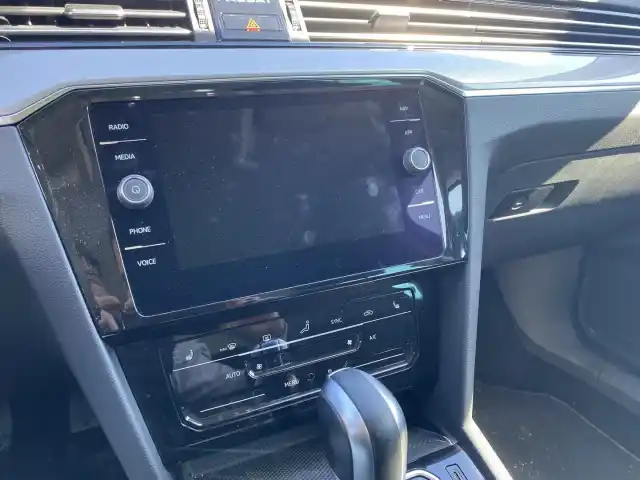 Musta Farmari, Volkswagen Passat – JMH-684