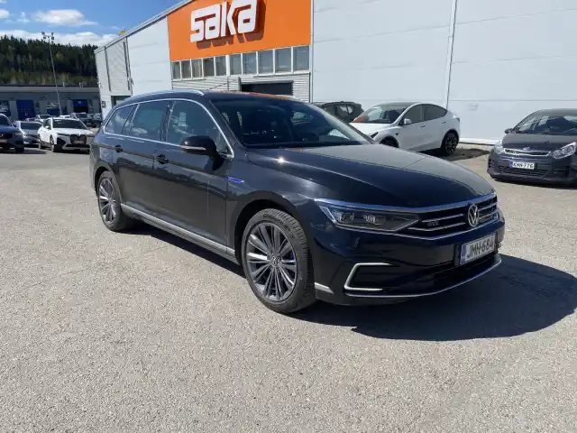 Musta Farmari, Volkswagen Passat – JMH-684