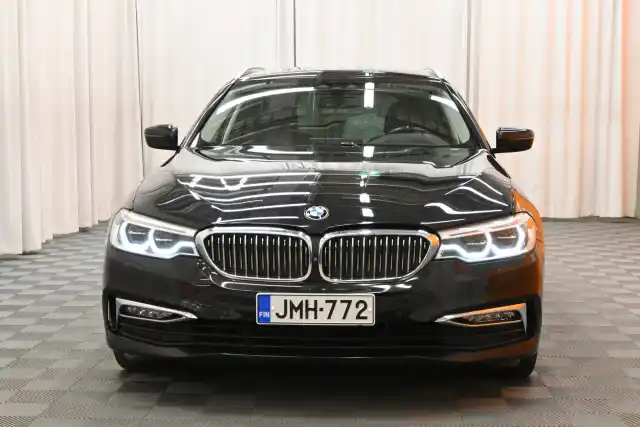 Musta Farmari, BMW 530 – JMH-772