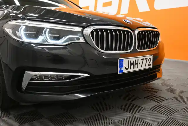 Musta Farmari, BMW 530 – JMH-772